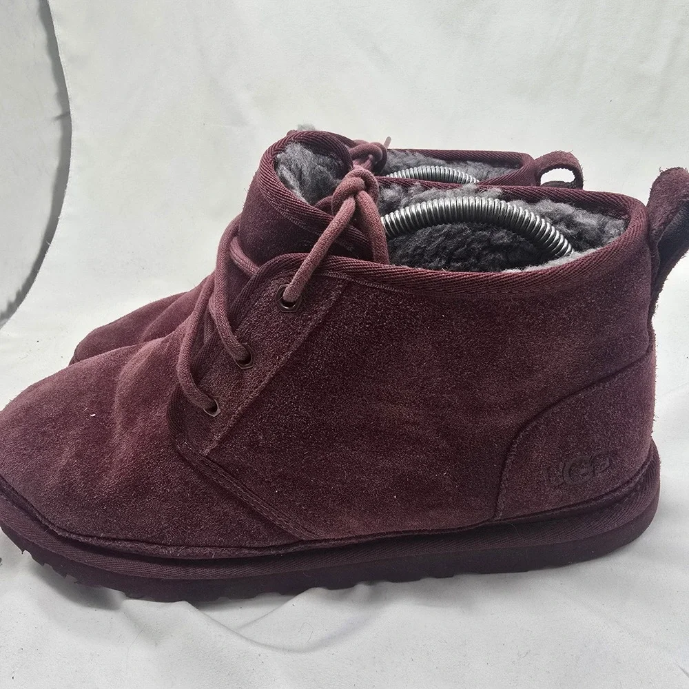 UGG Neumel Chukka Boots Men 9 Burgundy Suede Sheepskin F27017H Gorpcore Cozy